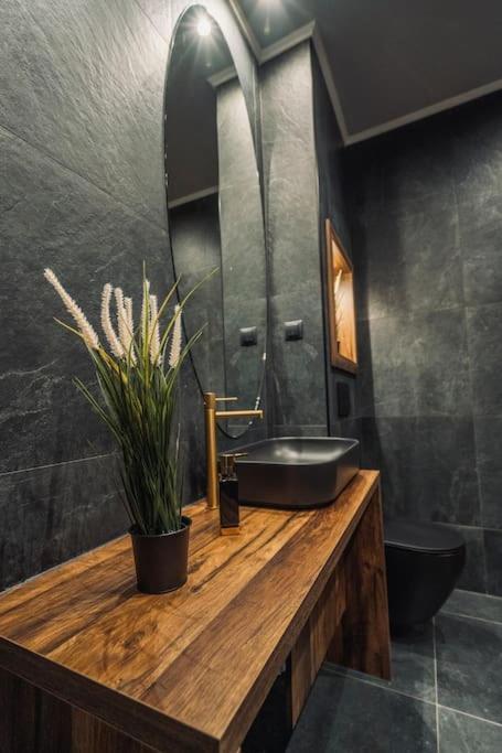 Individualliving3 Excellent Location Centre! ! Apartament