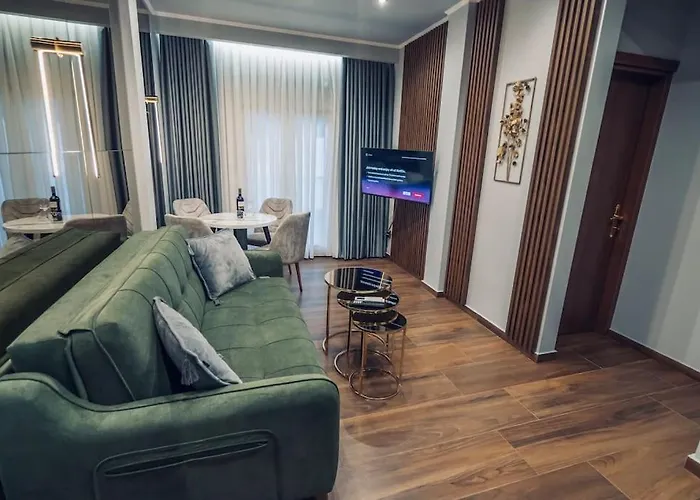 Individualliving3 Excellent Location Centre! !
