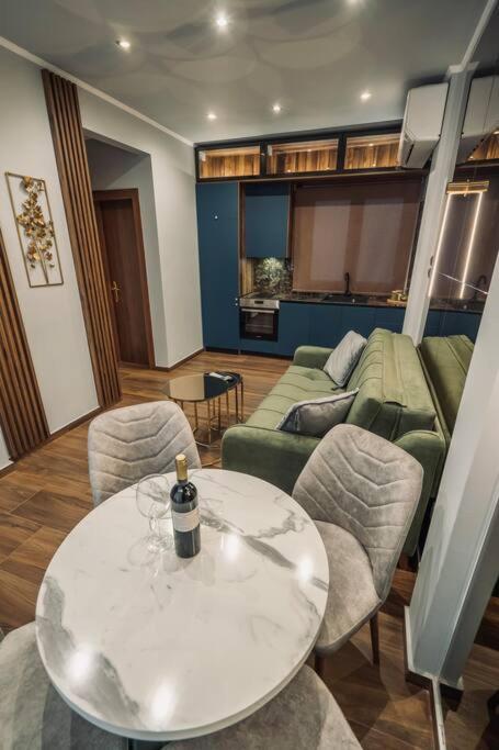 Individualliving3 Excellent Location Centre! ! *