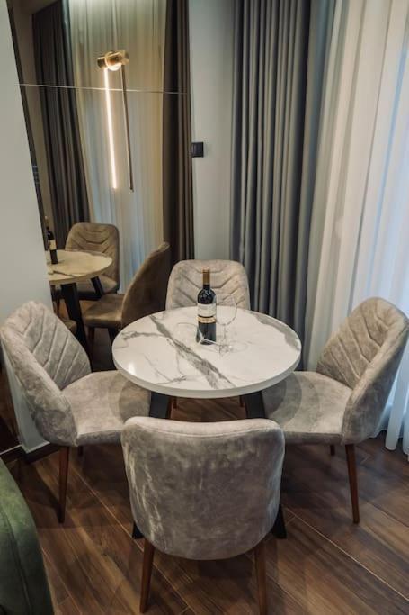 Individualliving3 Excellent Location Centre! !